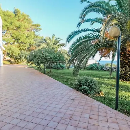 Opunzie Villa *